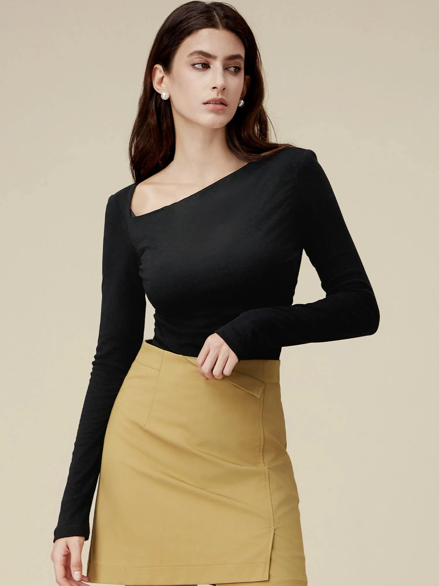 Amoretu Irregular Neck Slanted Shoulder T-Shirt
