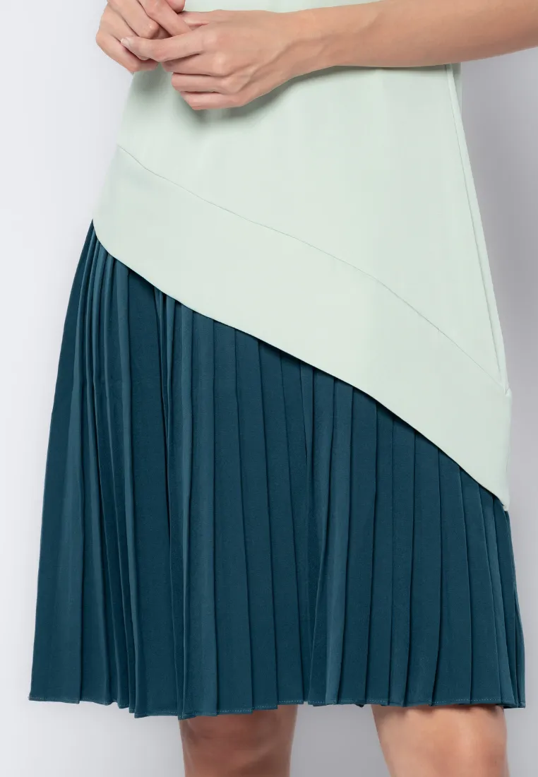 Two Tone Pleated Skirt Dress